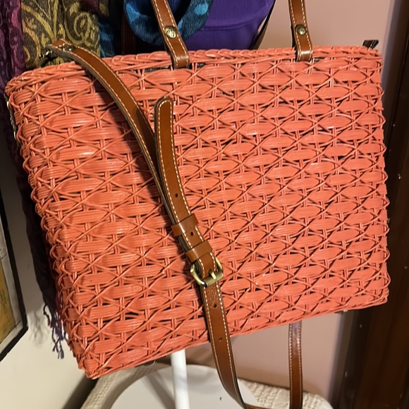 Like new Just in time for warmer weather, the Talara Tote - Picture 2 of 7